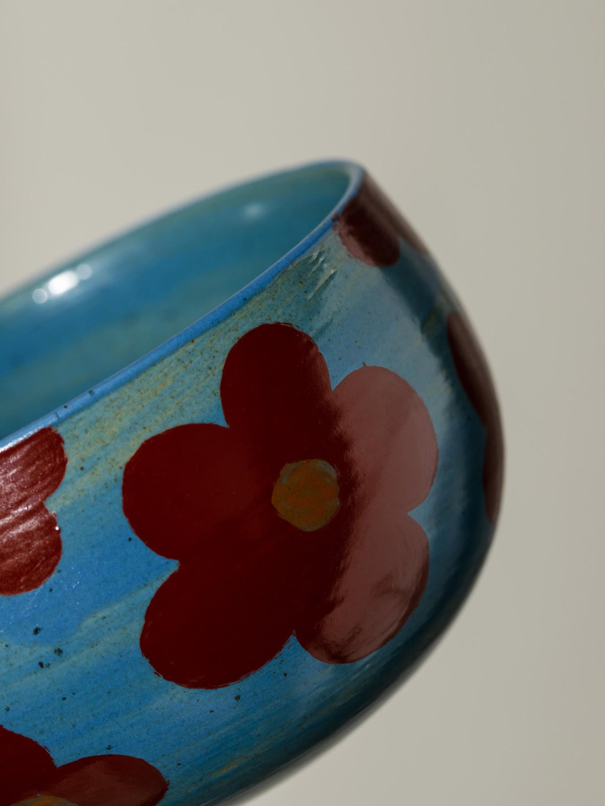 Hand Painted Red Camellia Matcha Bowl Set product photo 3