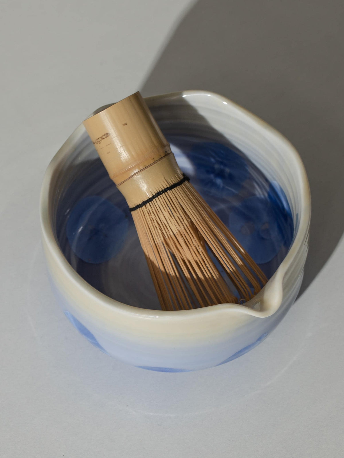 Natural Blue Flower Glazing Matcha Bowl Set product photo 8