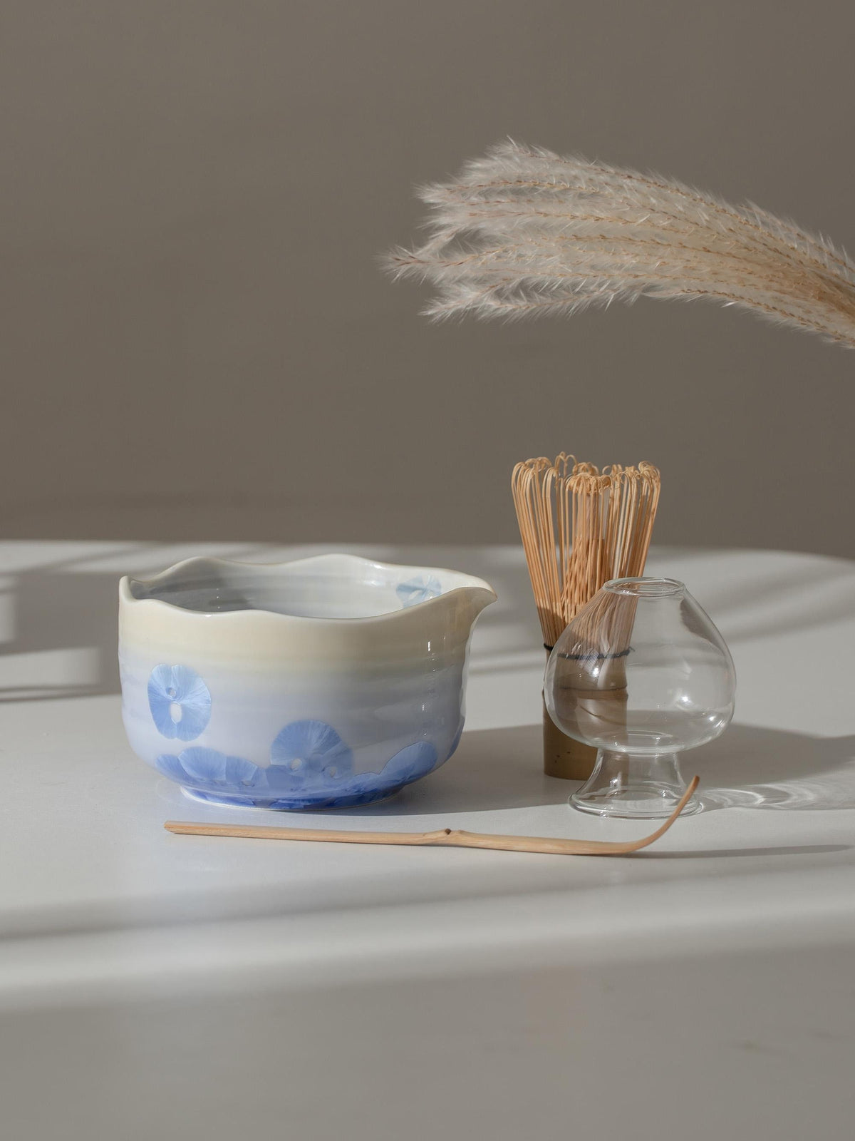 Natural Blue Flower Glazing Matcha Bowl Set product photo 1
