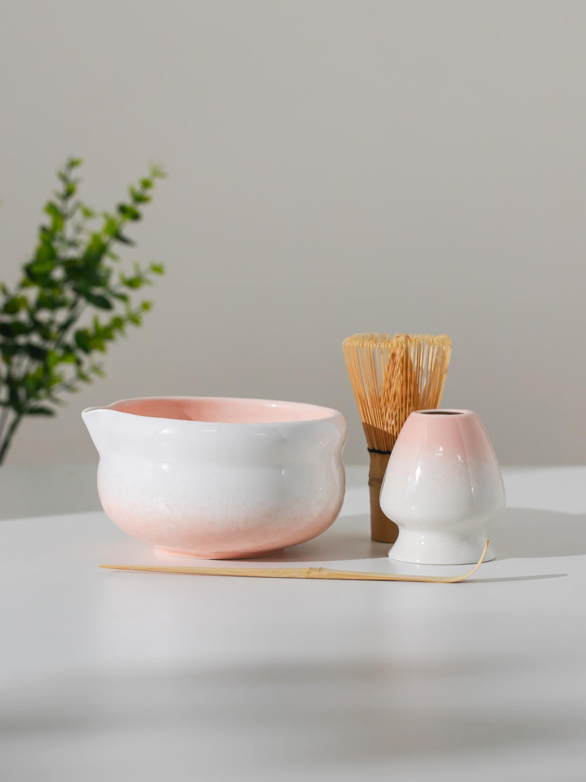 White Pink Beach Style Matcha Bowl Set product photo 1