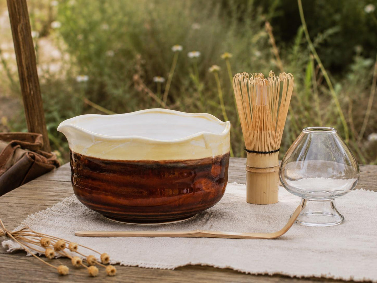 Wavy Flower Rim Matcha Bowl Set product photo 1