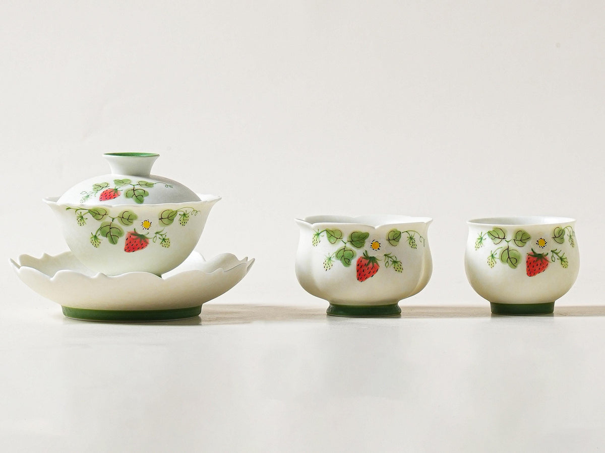 Strawberry Garden Tea Set product photo 7