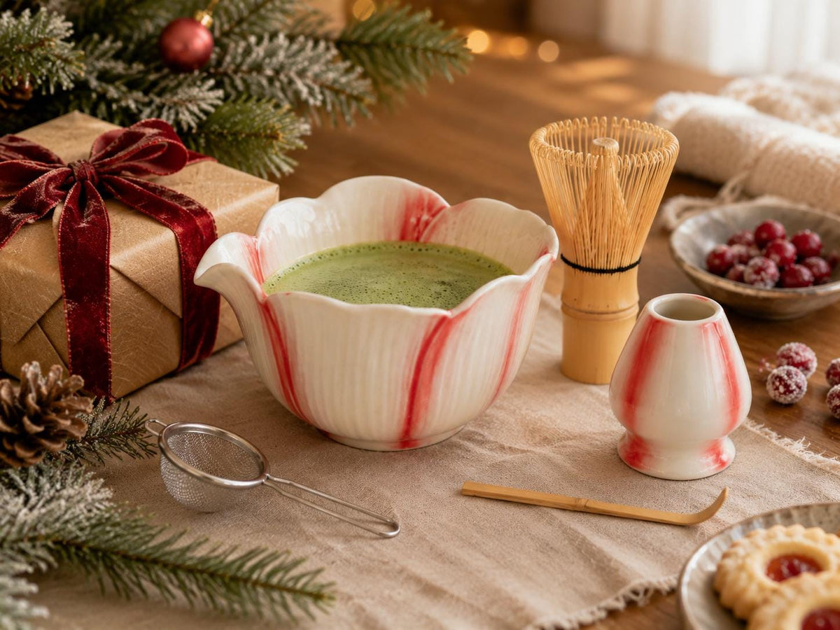 Red Striped Petal Matcha Bowl Set product photo 7