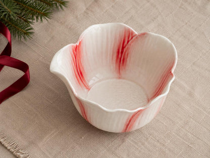 Red Striped Petal Matcha Bowl Set product photo 2